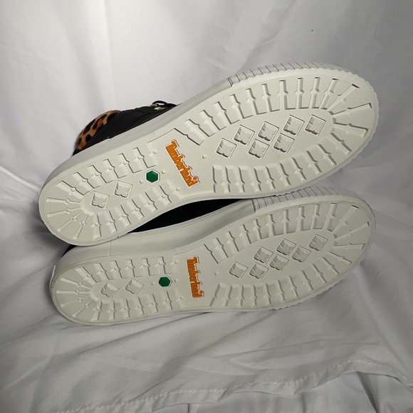 High Top Timberland Shoes with Leopard Detail - Picture 4 of 6